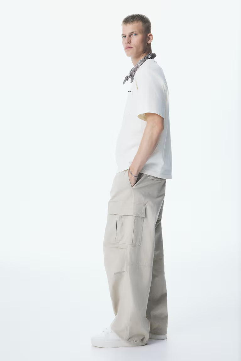 H&M Loose Fit Beige Cargo trousers