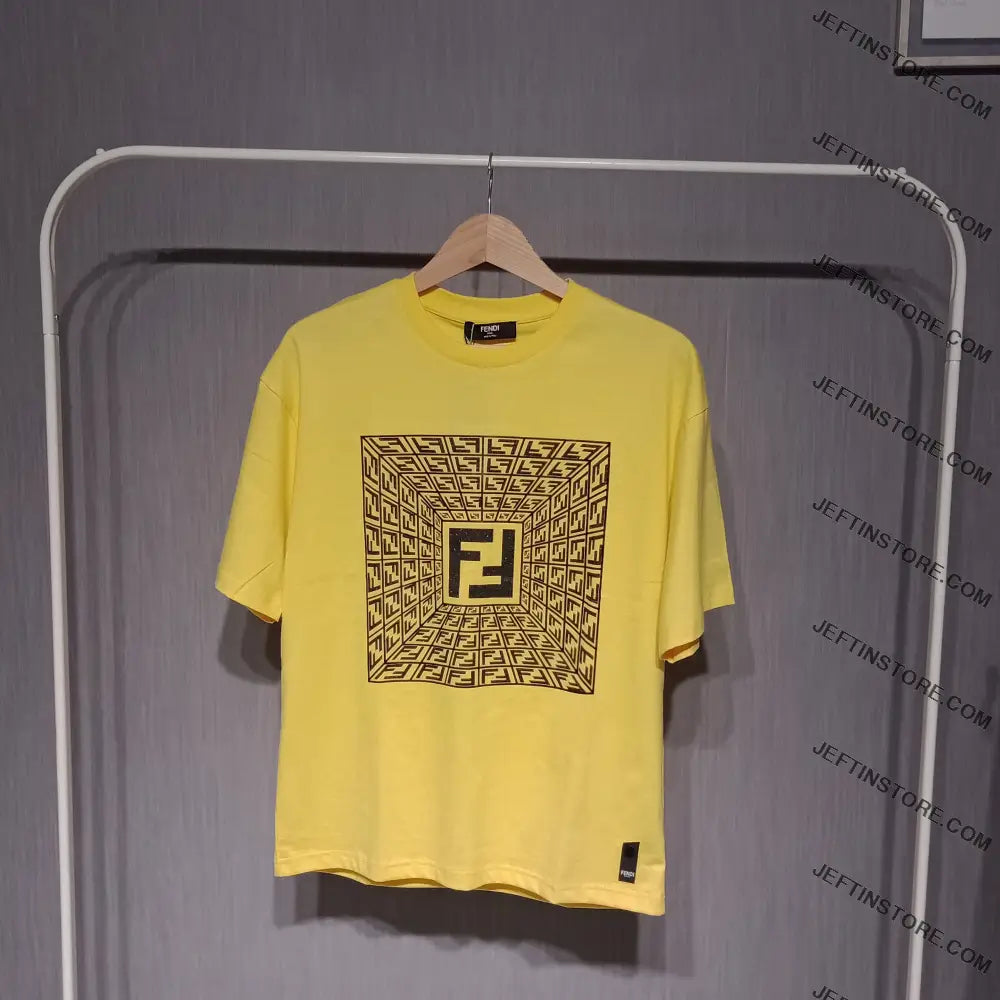 Fendi Men’s Oversized T-Shirts Yellow / S