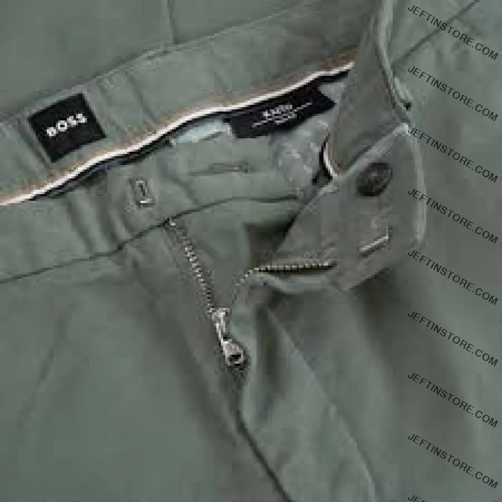 Hugo Boss Men’s Kaito Slim Fit Olive / 30